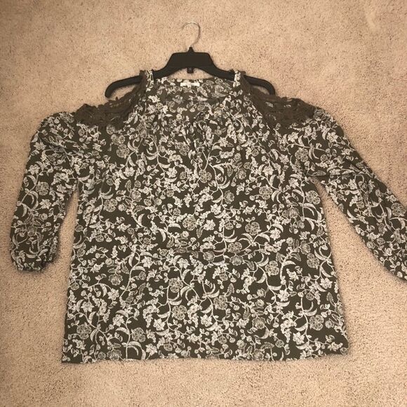 New Pleione off the shoulder top, XL - Picture 1 of 7